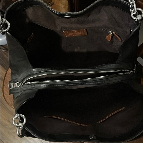 COACH Dalton Shoulder Bag. - Picture 7 of 10